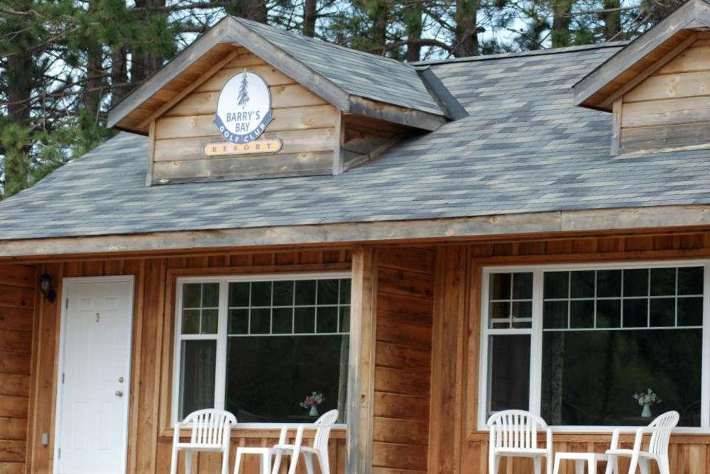 Barry'S Bay Golf Resort Barrys Bay Exterior photo